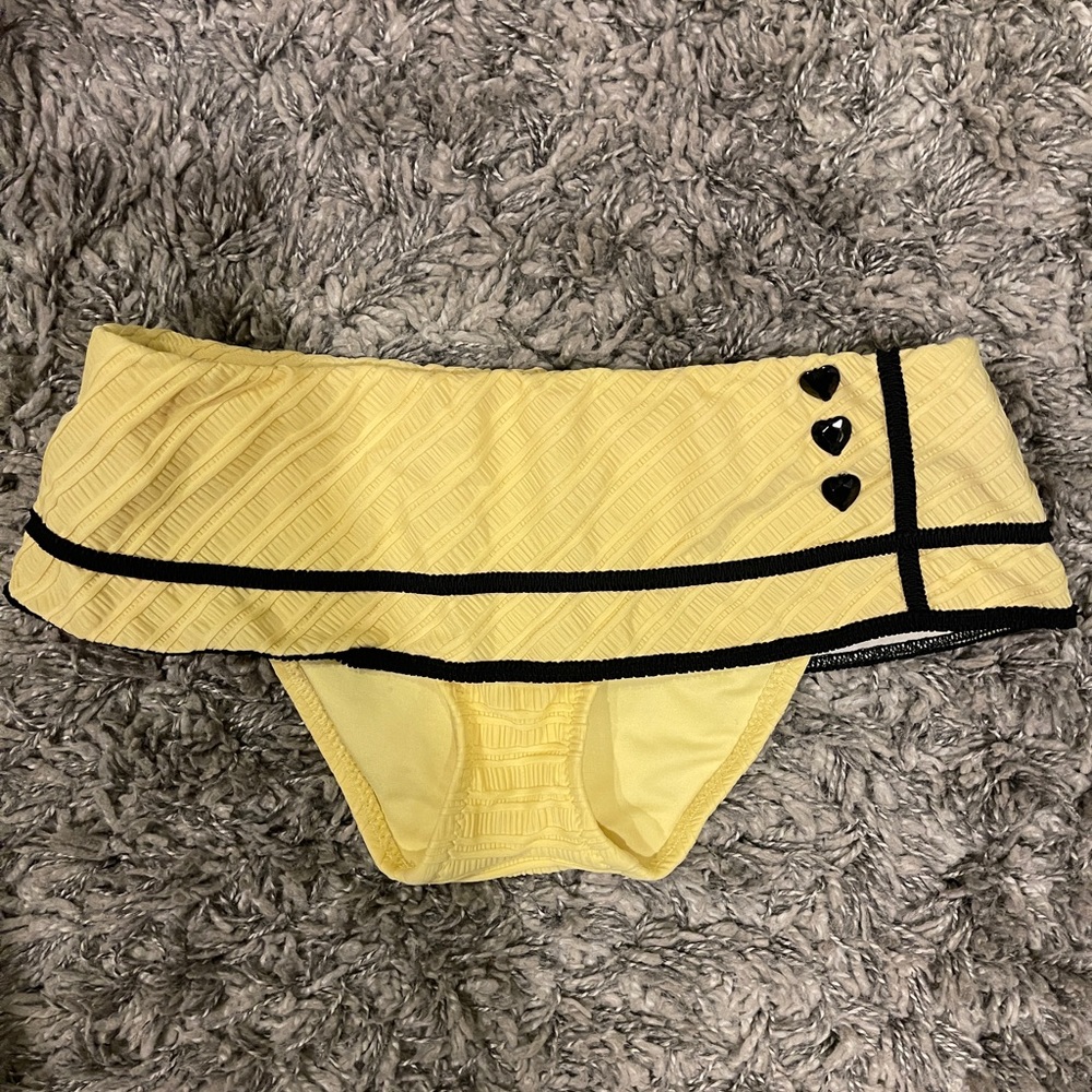 Betsey Johnson black velvet yellow unforgettable bottom only